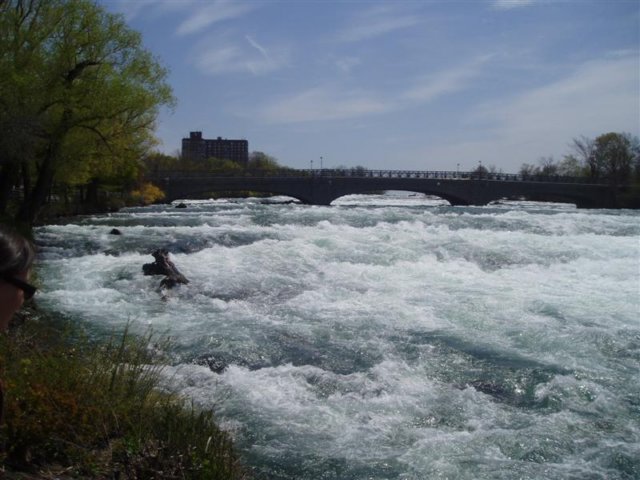 niagarafallssomeseriouswhitewater.jpg